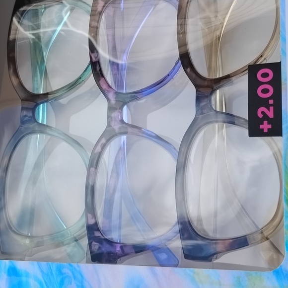 Betsey Johnson reading glasses +2.00 - Picture 2 of 2